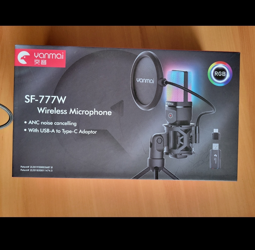 Yanmai SF-777W 2.4G Wireless Microphone.